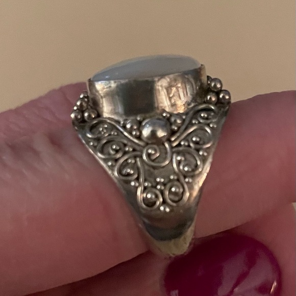 SUARTI BA STERLING SILVER MOP BEADED SCROLL RING - Picture 5 of 6